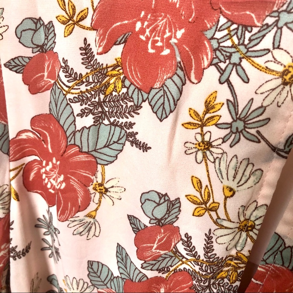 LULU’S Floral Romper with Bell Sleeves Size Small - Picture 5 of 9